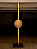 Songlines/Traumpfade:Schatten zweier menschlicher Körper auf einer Kugel, 2013/14, Holzskulptur (Rüster, Pappel, Birke), 3-teilig, farbig gefaßt, 520 cm